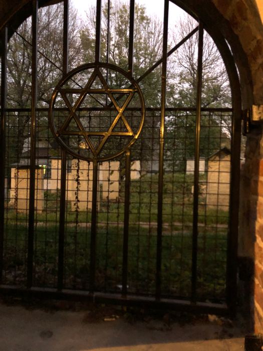 7A1E2EDD-7B44-4036-B097-B111C65A592E